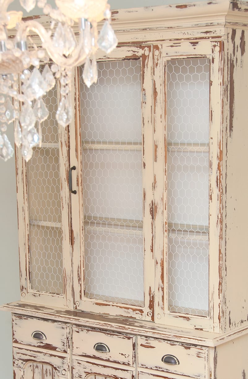 FarmhouseChicChickenWireHutch-1