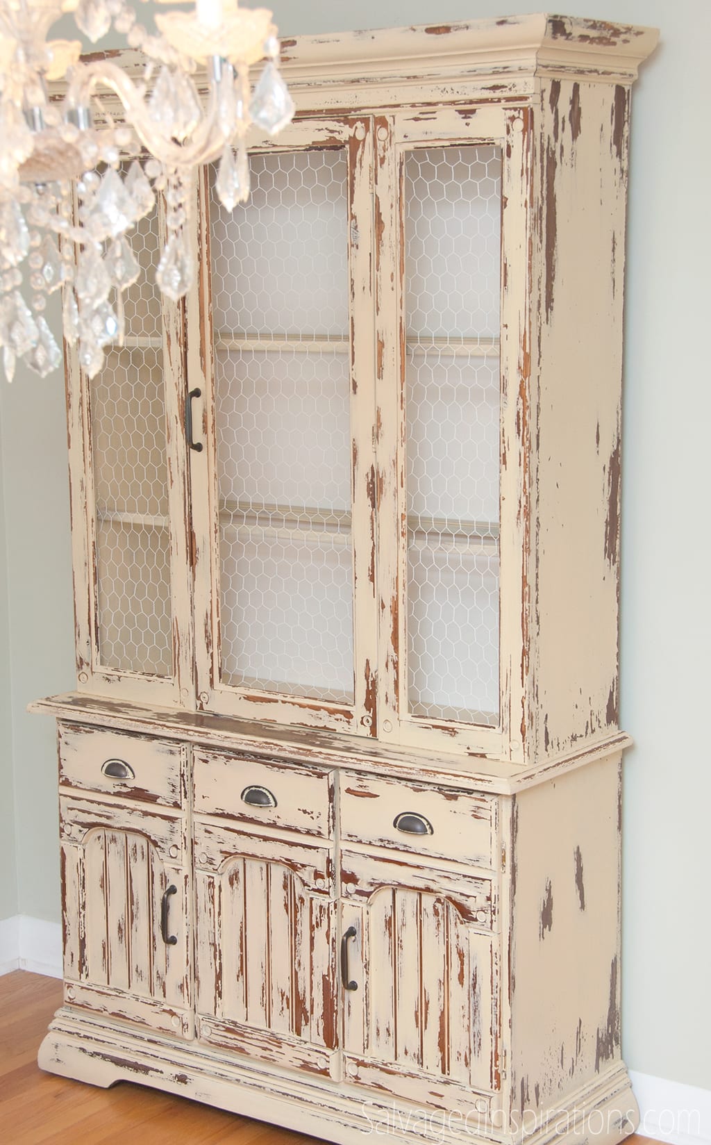 FarmhouseChicHutch-1