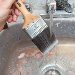 Paint-Brush-Cleaning-Made-Easy