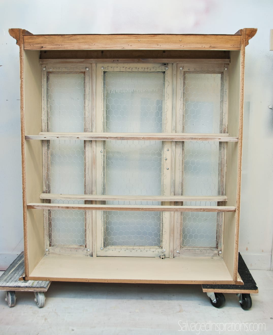 replacing-glass-w-chicken-wire1