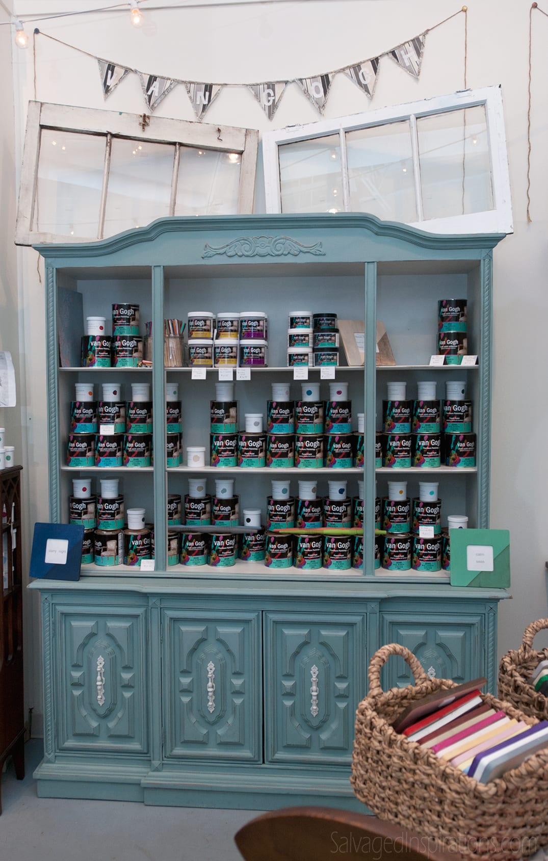 MangoRclmd-VanGoghDsply