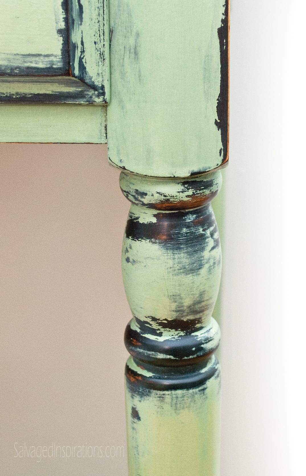 Chippy-Vaseline-Distressed-Dsk-Leg