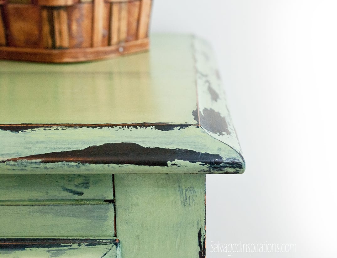 Chippy-Vaseline-Distressed-Dsk