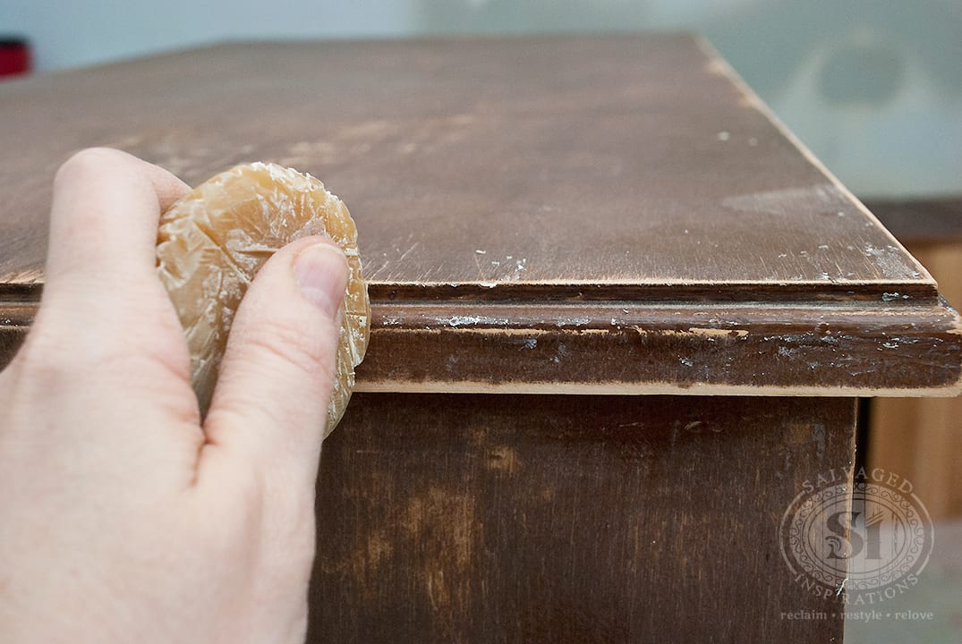 Distressing-w-Beeswax