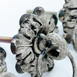 Glazing-Knobs-and-Pulls--hdr