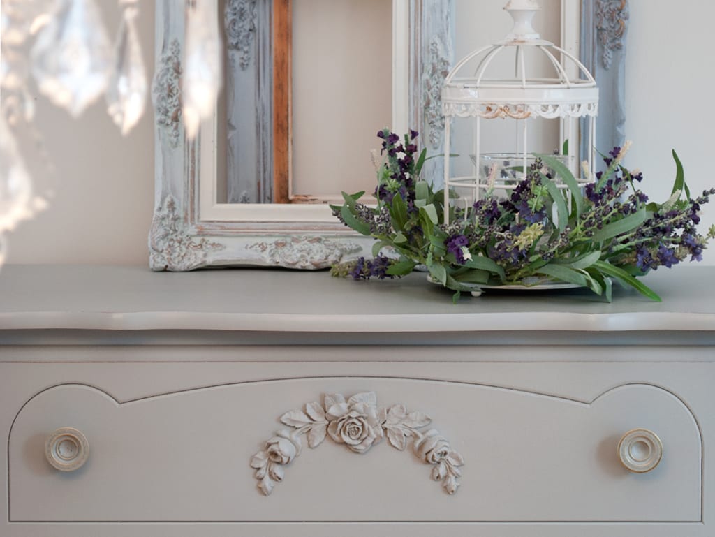 GrayFrenchProv-w-Applique