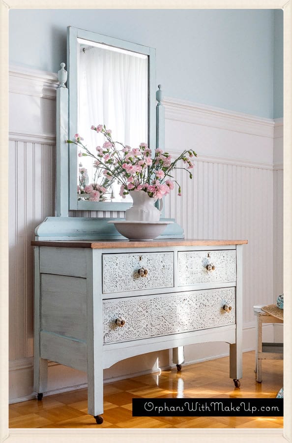 OrphansWithMakeup-Dresser