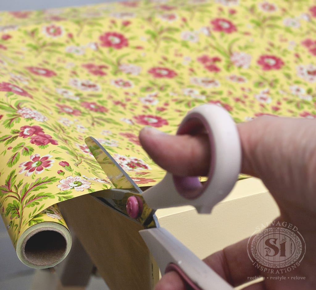 Cutting decorative drawer liners