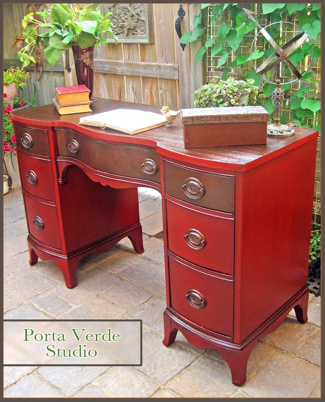 Red Desk - PortaVerdeStudio