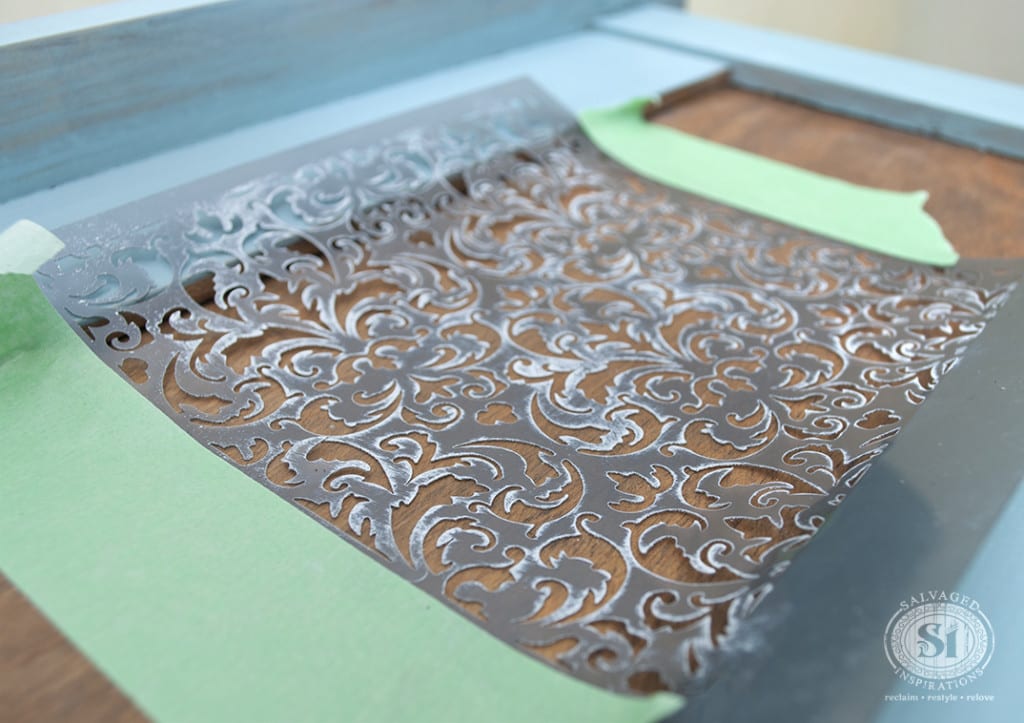 Stenciling w Milk Paint