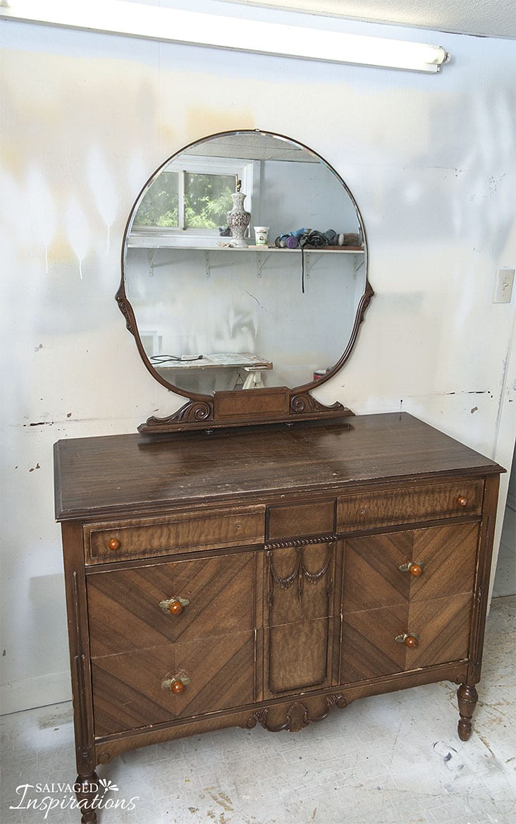 Deco-Vintage-Dressr w Round Mirror