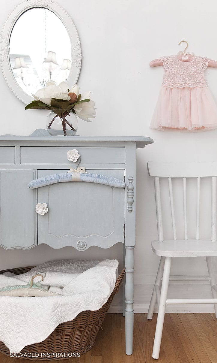 Dixie Belle Savannah Mist Buffet w Chair