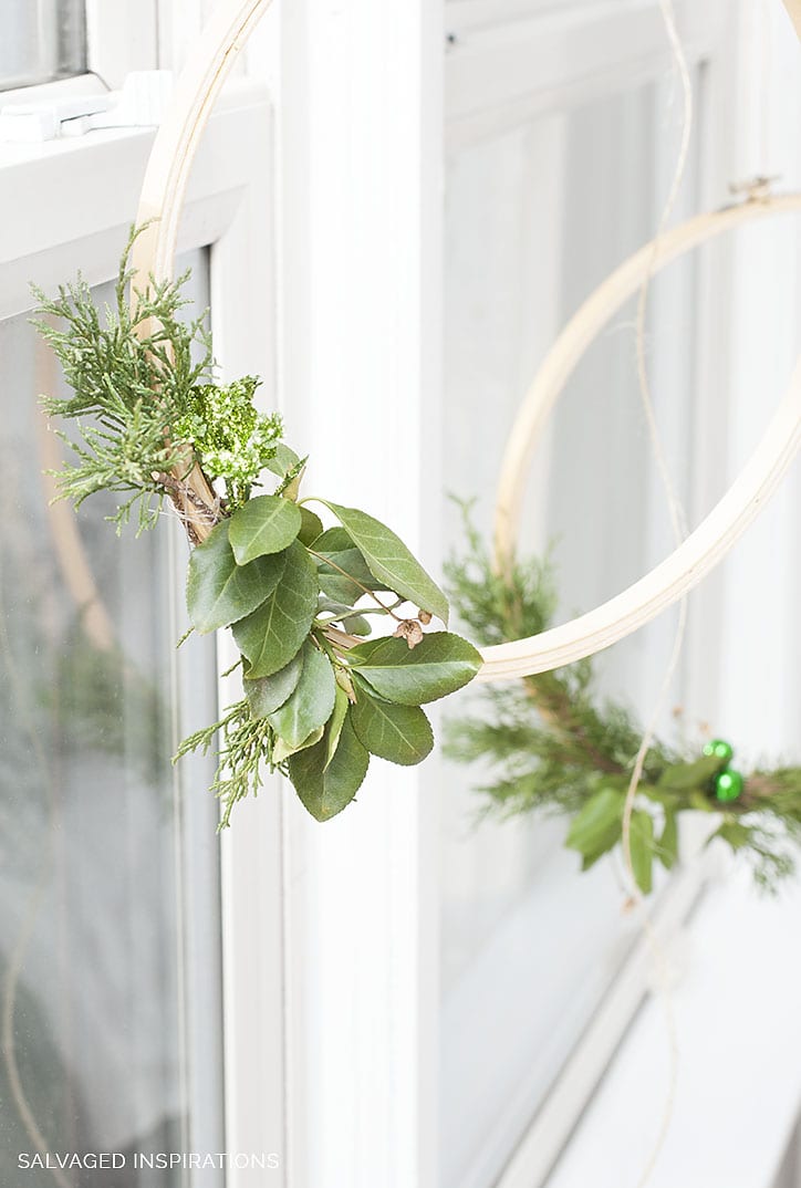 Simple Embroidery Hoop Christmas Wreath
