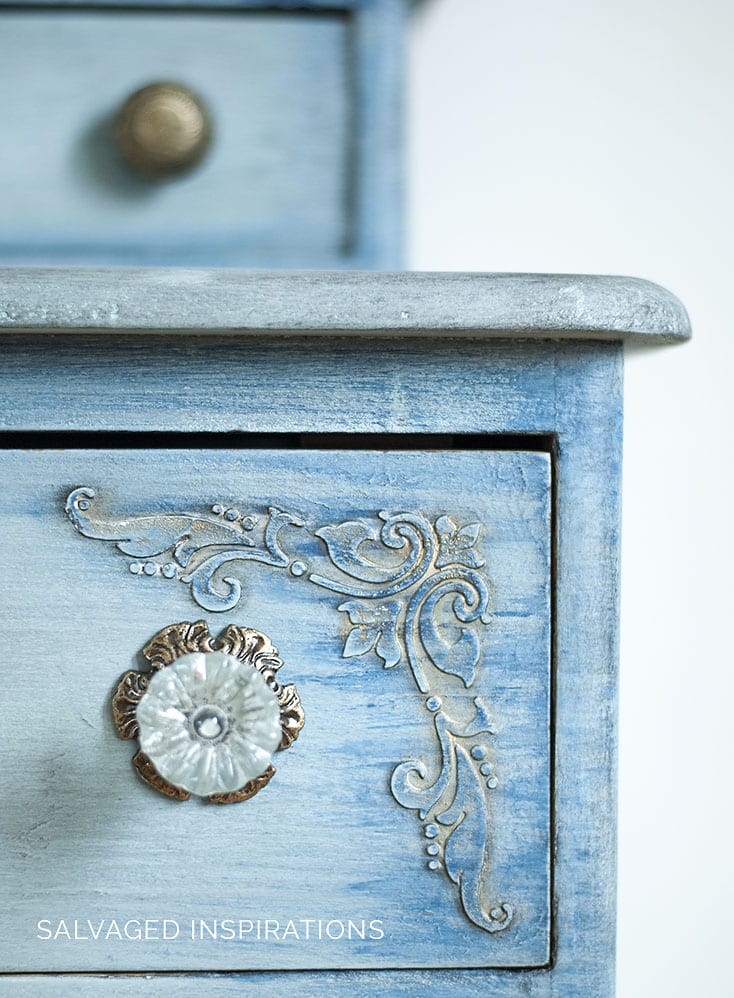 CloseUp of Gold Wax + Plearl Ex on Painted Dresser