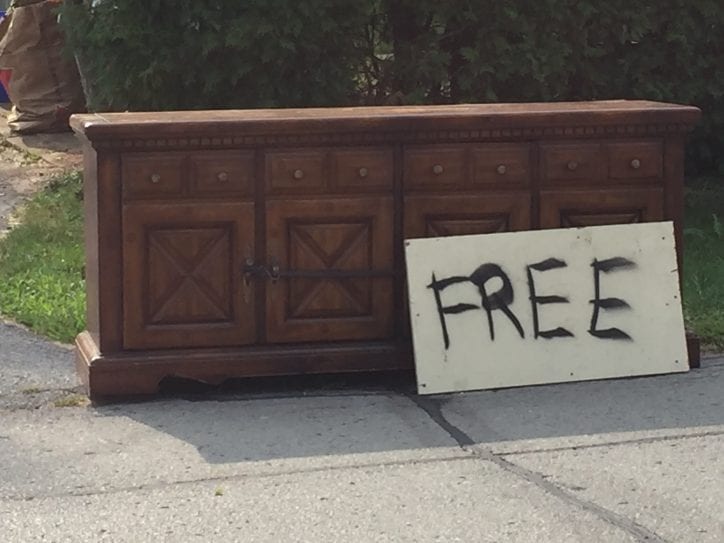 Free Buffet Road Side