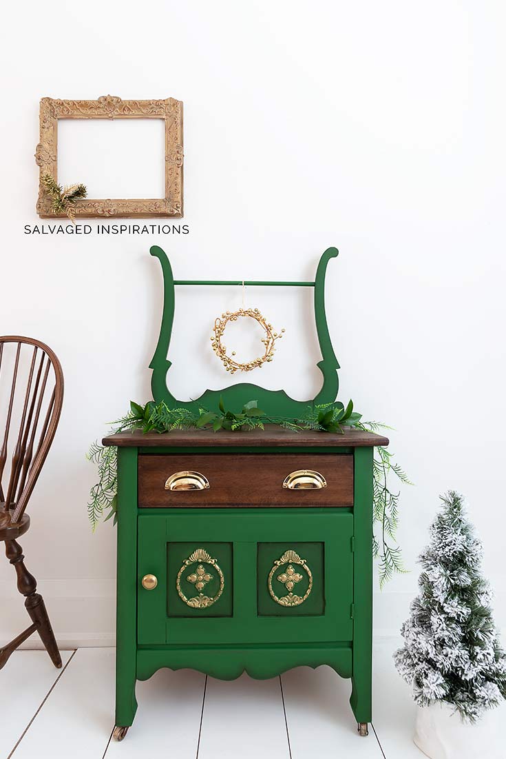Dixie Belle Paint Christmas Washstand