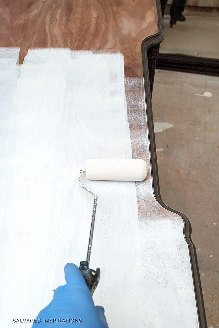 Rolling On BIN Shellac Primer