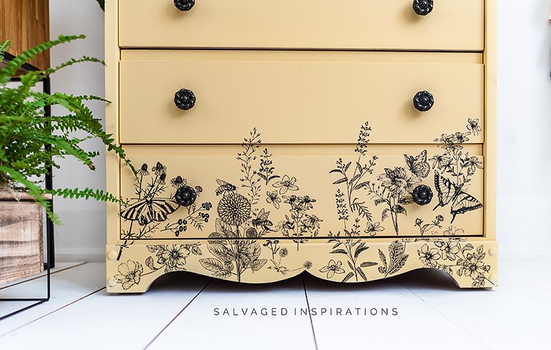 Close up of Spring Meadow and Rebel Yellow