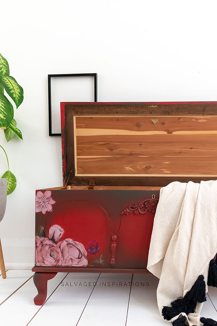 Painted Blanket Chest w Dixie Belle