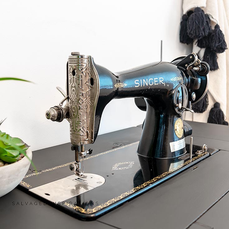 1945 Singer Sewing Machine