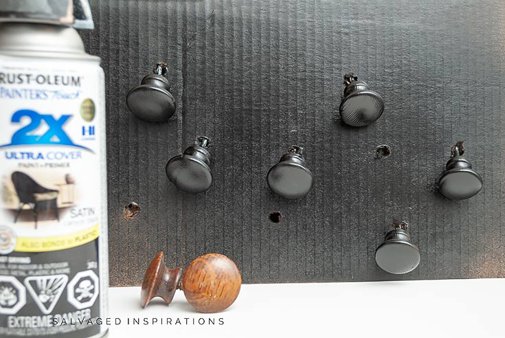 Spraying Hardware Knobs_