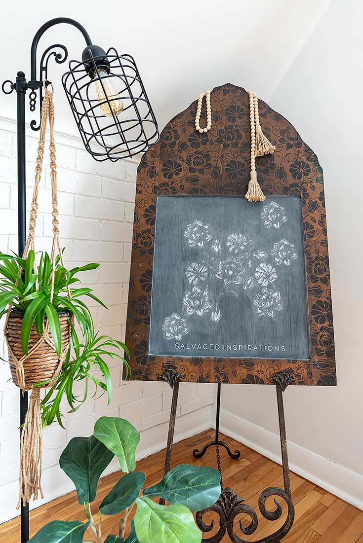 DIY Chalkboard on Easel