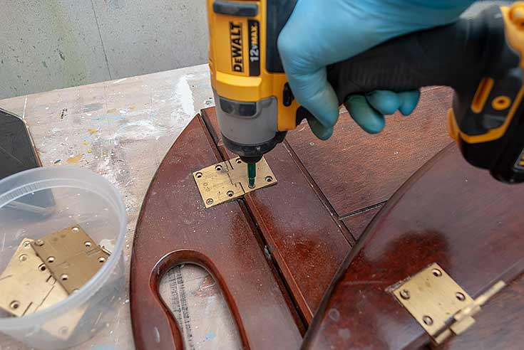 Removing Screws From Tray_