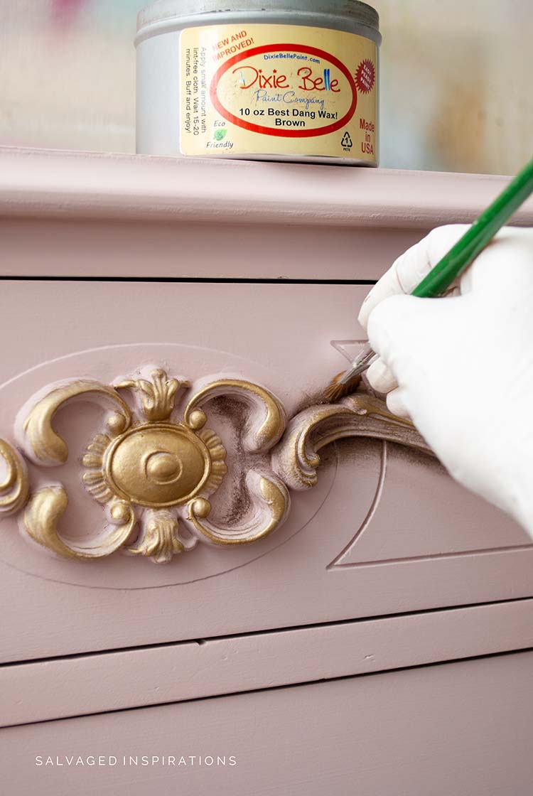 Gold Mousse and Brown Wax