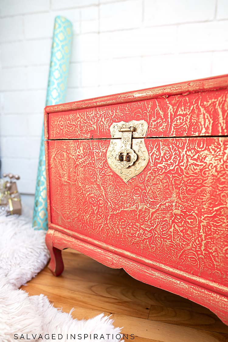 Christmas Painted Trunk Side View