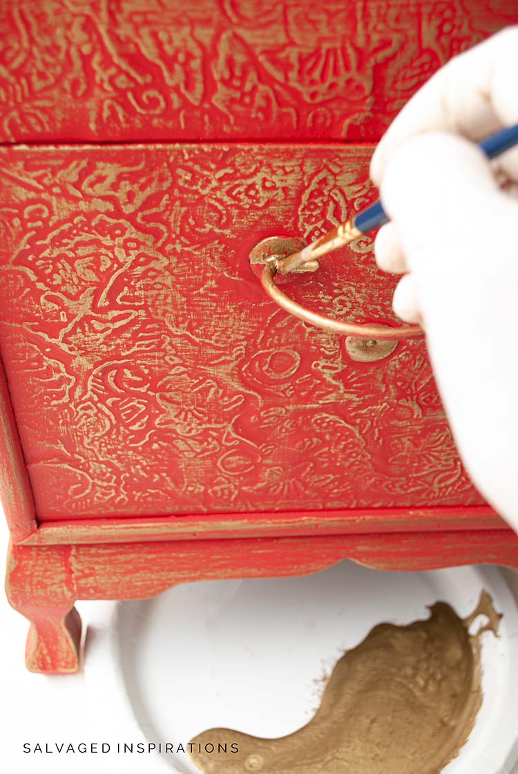 Painting Hardware in Gold