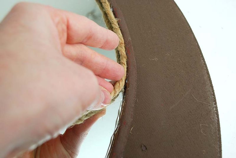 Gluing Sisal Rope Onto Round Mirror
