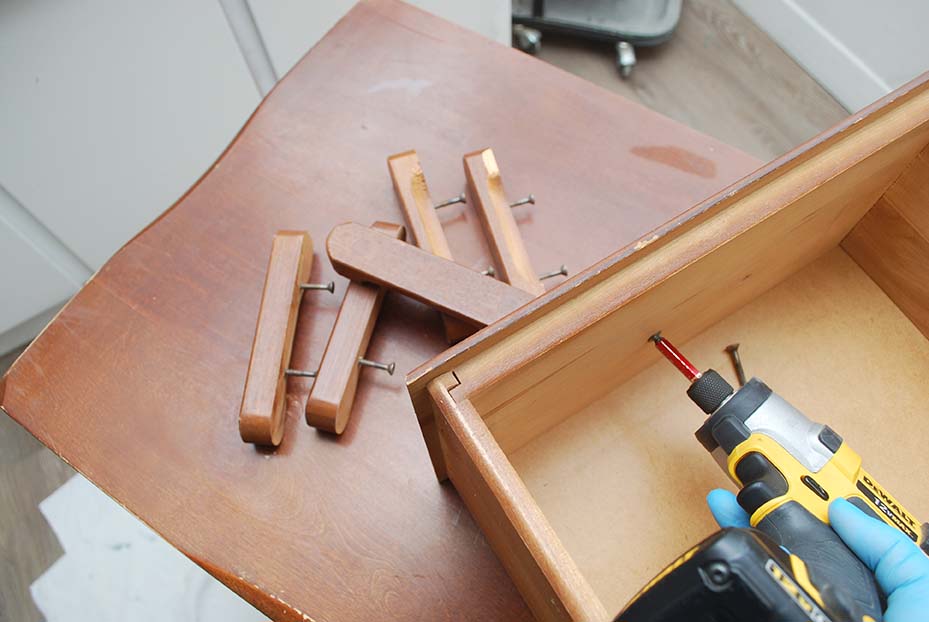 Removing Desk Hardware