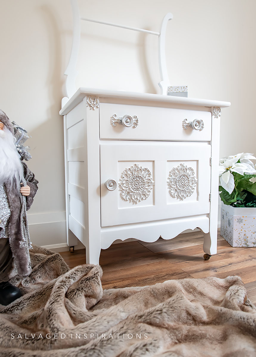 Christmas Washstand in Woodubend