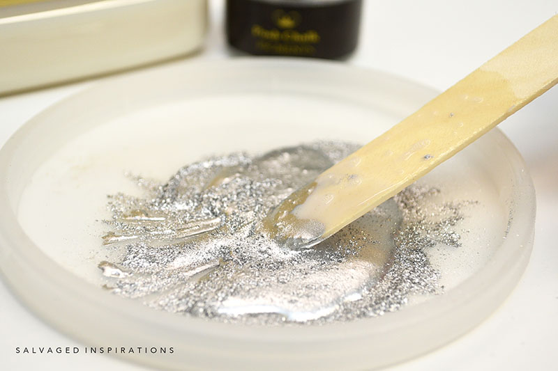 Mixing Posh Chalk Pigment in Topcoat