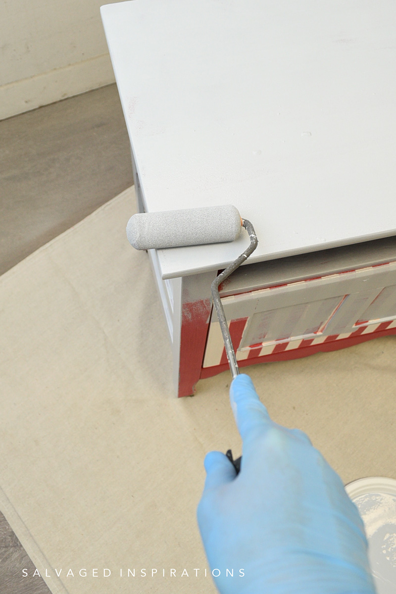 Priming Washstand in Gray Primer