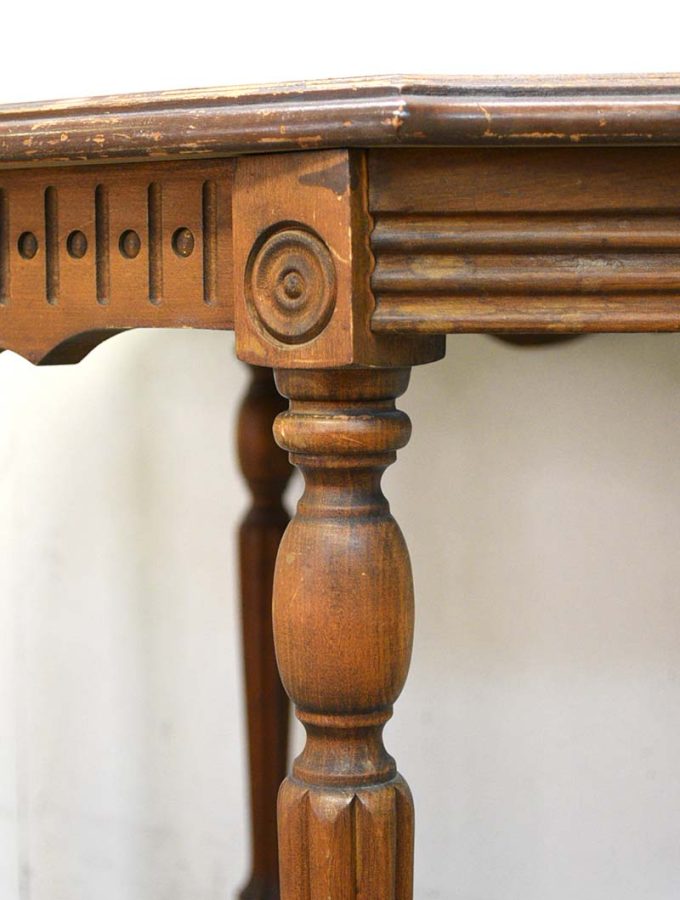 spindle legs on table